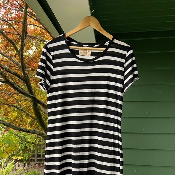 Velvet by Graham & Spencer Dresses & Skirts - ❤️ Velvet by Graham & Spencer Stripe T-Shirt Dress